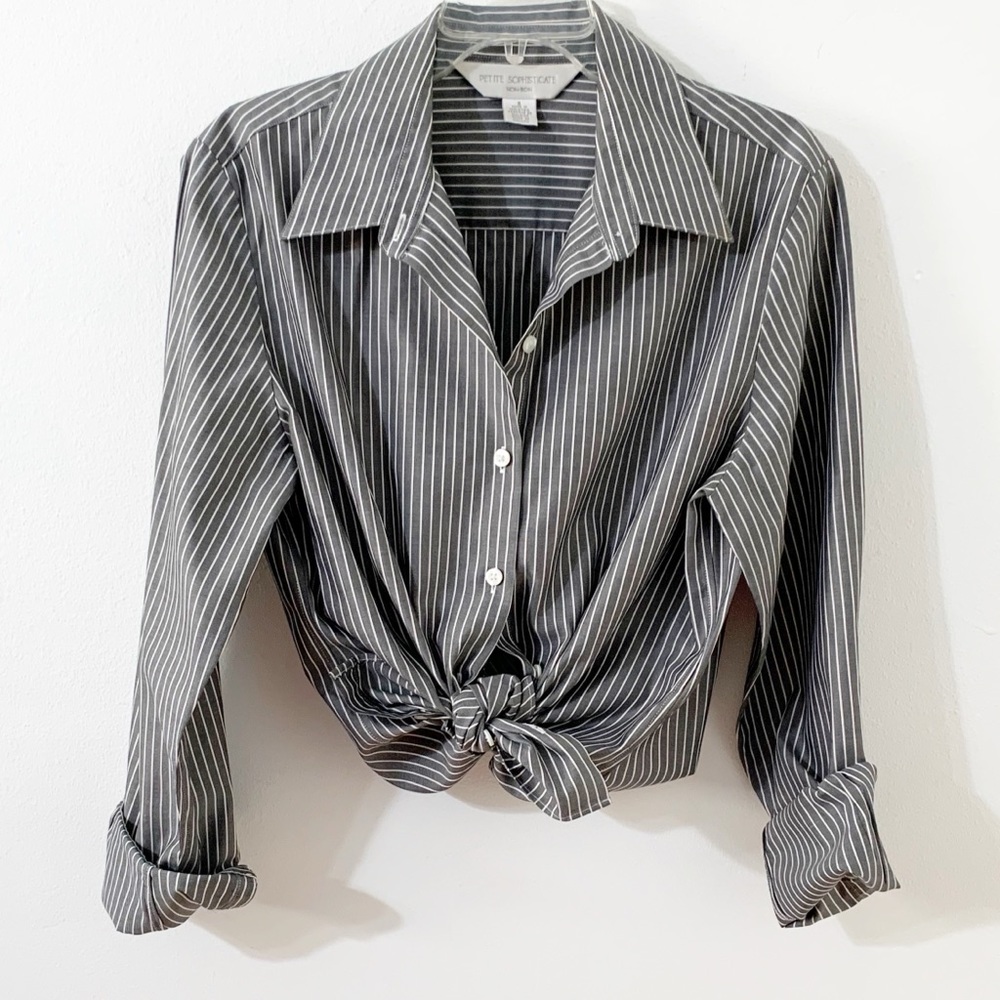 Petite Sophisticate No Iron Striped Button Front Shirt Pointed Collar Crisp 🩶🤍